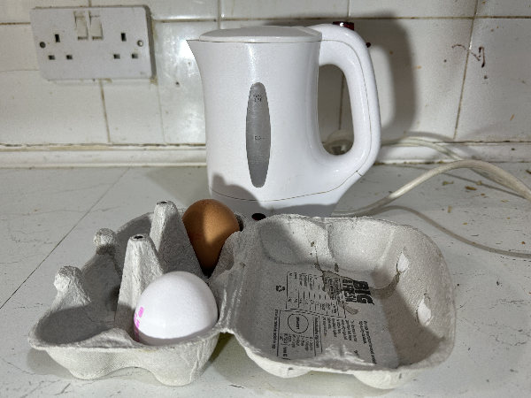 Kettle and eggs