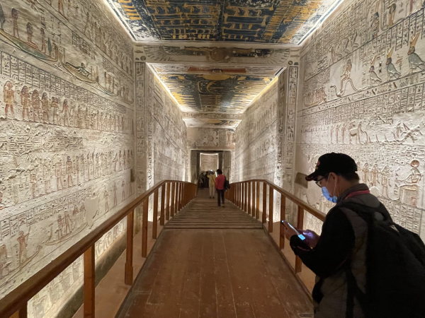 Passage in a tomb